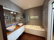 &Agrave; 20 min de St-&Eacute;milion et 10 min de Branne, 2 logements