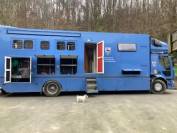 Cami&oacute;n para caballos Renault 44HH1 2011 De segunda mano