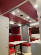 Cami&oacute;n para caballos Renault 44HH1 2011 De segunda mano