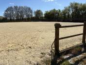 Propri&eacute;t&eacute; &eacute;questre cl&eacute; en main avec man&egrave;ge et carri&egrave;re -