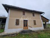 Habitation et d&eacute;pendances agricoles sur 21 hectares - Proche To