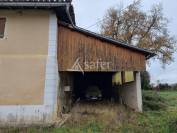 Habitation et d&eacute;pendances agricoles sur 21 hectares - Proche To