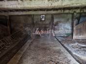 Habitation et d&eacute;pendances agricoles sur 21 hectares - Proche To