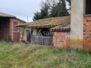 Habitation et d&eacute;pendances agricoles sur 21 hectares - Proche To